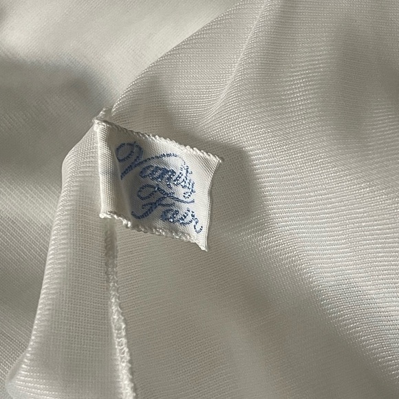 Vanity Fair White Robe with Lace and Blue Ribbon - Picture 6 of 10